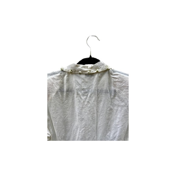 Vintage Ravel White Button Down with White Embroidered Flowers - Picture 3 of 3